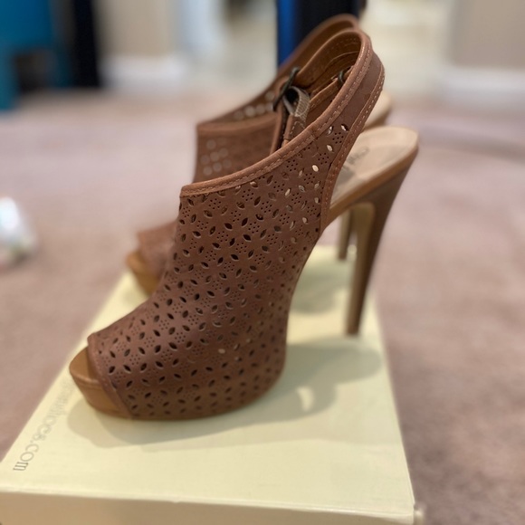 Cathy Jean Heels - Picture 2 of 3